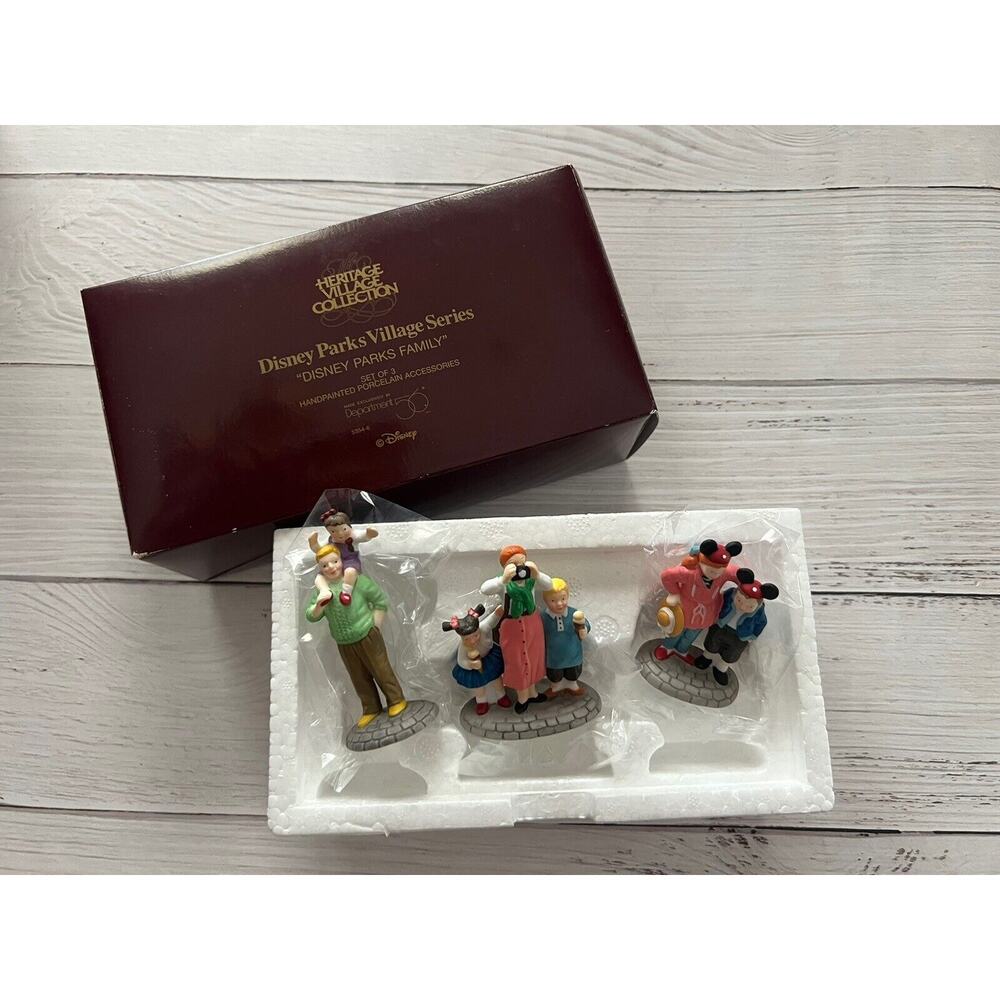 Dept 56 Disney Parks Family Parks Village Set